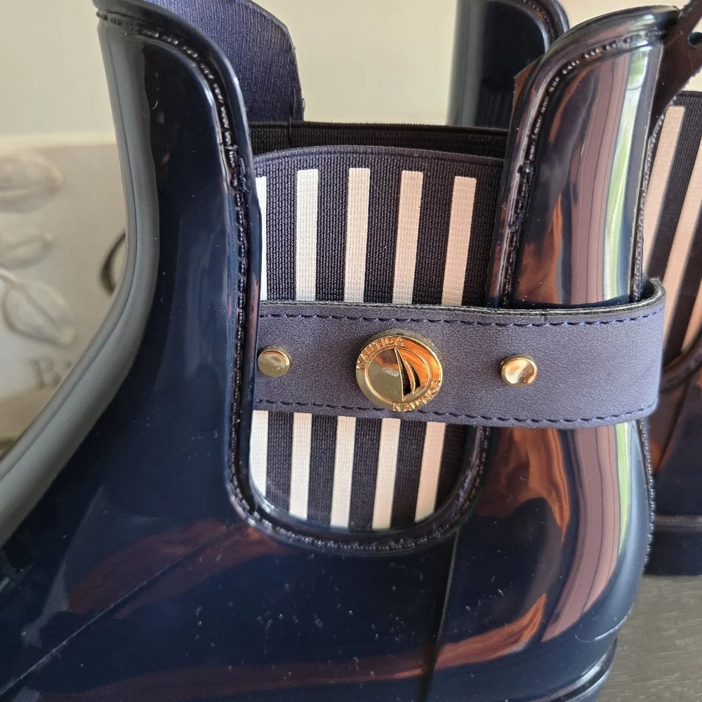 Nautica Rain Boots Sz 8 Navy Blue/White Stripes